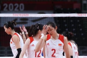 三连败女排晋级希望渺茫 朱婷伤重战意大利存疑